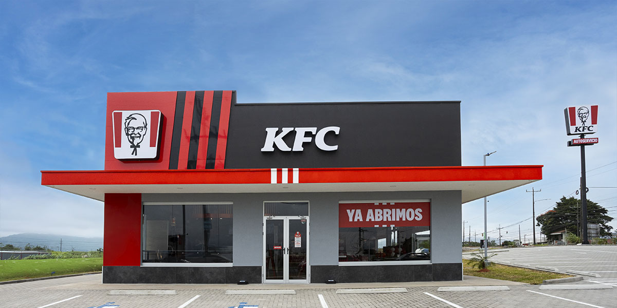 La combinación perfecta: Pollo frito y maratones de series